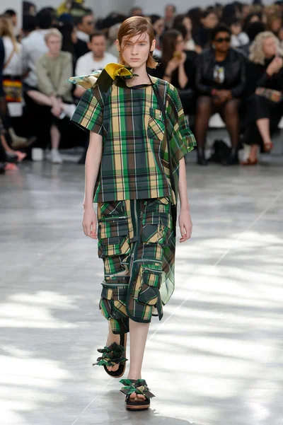 Look 30